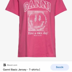 Ganni t-shirt - Säljer min nästintill oandvända Ganni t-shirt då jag ej har någon andvändning för den💗💗