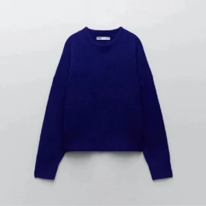 Blå stickad tröja - Säljer min blåa stickade tröja från Zara, kan både posta o mötas upp💗