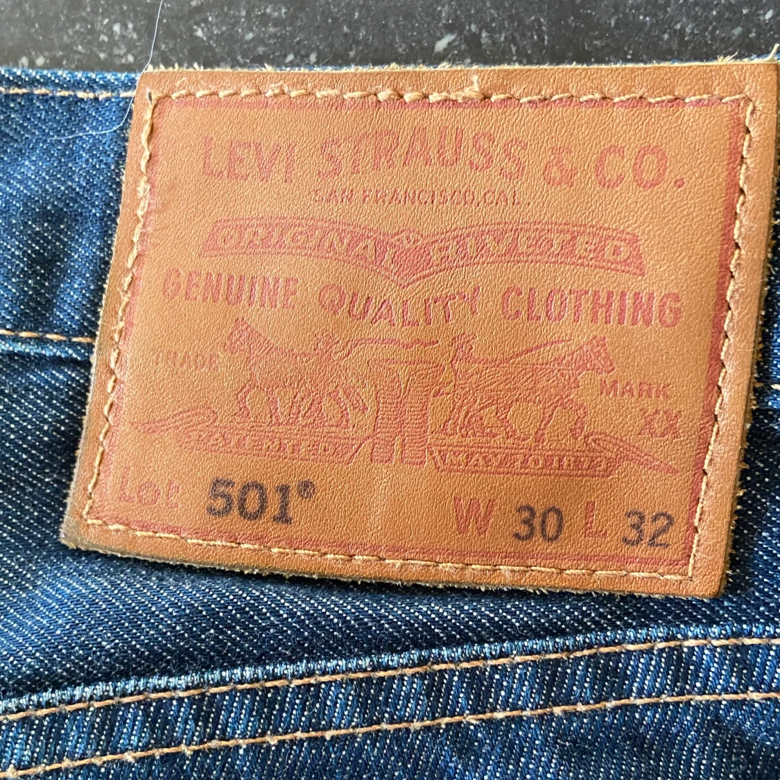 Blå levis jeans - 91