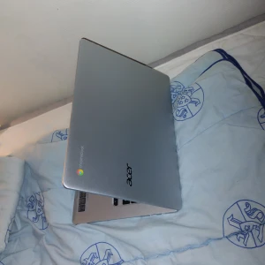 Chromebook  - Bara en månad gammal, säljes billigt 