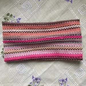 Headband - Liten headband köpt secondhand men original från Urban outfitters.  Tryck inte på köp nu tack!