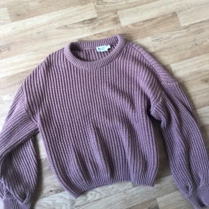 Stickad  - Så mysig stickad från nakd 💕💜 passar S/M