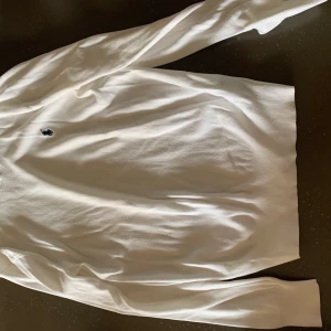 Långärmad tröja  -  Ralph Lauren Långärmad tröja aldrig använd 