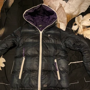 Vinter dun jacka fingercroxx  - Storlek Large  Bra skick Inköpet från Hongkong 
