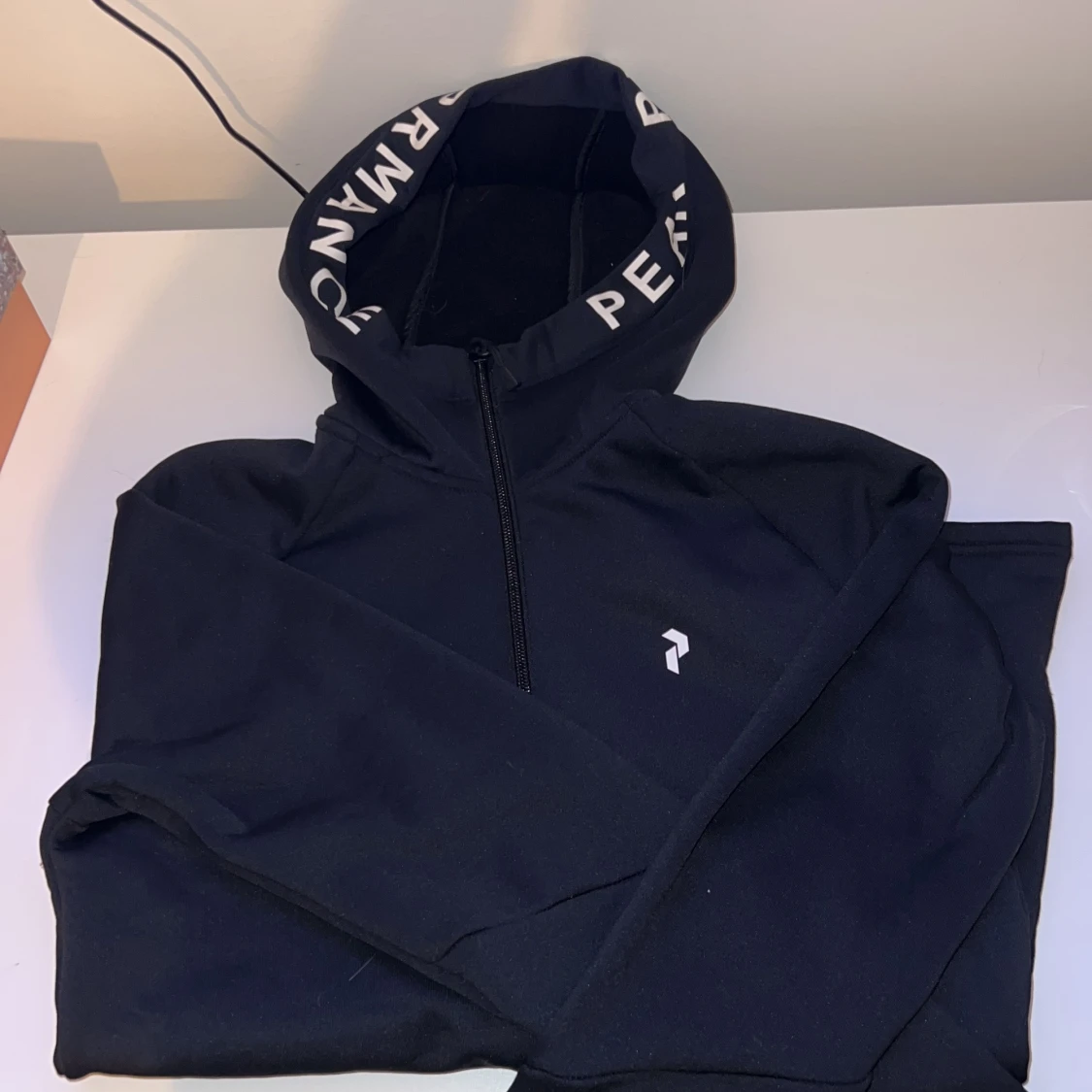 Peak performance tröja