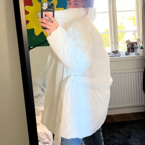 Vinterjacka - Underbar vit vinterjacka