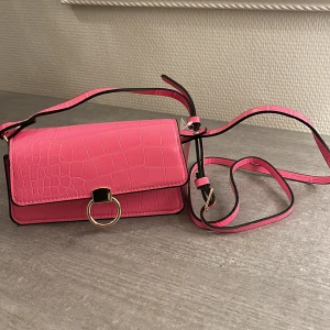 Väska från H&M - Helt ny!