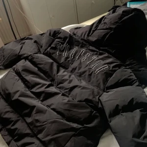 Trapstar puffer jacket - Helt ny Trapstar puffer jacket. Storlek XS men passar S.