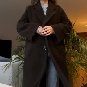 Brun kappa från zara, 70kr  - Gosig kappa 