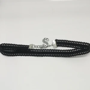 Halsband, choker - Choker i bra skick.  Betalning via swish direkt till mig eller genom plick.  Frakt: 15 kr. Betalar man genom plick gäller fraktkostnaden nedan 👇🏼