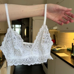 Spetsbralette, nyskick - Jättefin bralette i nyskick❄️Bara provad en gång, skön och stretchig