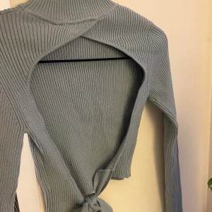 Ribbad tröja  - Säljer denna fina ribbad toppen! Oanvänd och i storlek S! 