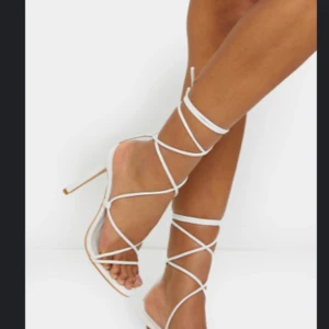 Klackar plt  - Supernsygga klackar i strl 39 från PLT. Rensar ur garderoben, därav att jag säljer dem : ( 