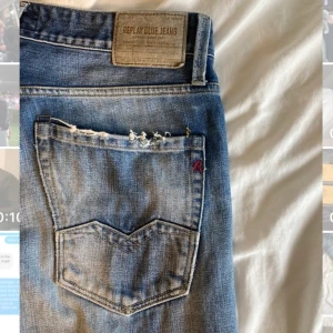 Replay jeans - Ett par sjukt snygga replay waistom jeans i storlek 32. Säljer pga inte används längre. Passar både grabbar och tjejer. Jag är 182 och sitter ganska perfekt.  