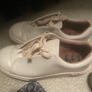 Eytys Vita - Eytys i använt skick