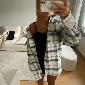 Kappa - Säljer en superfräsch kappa som inte längre kommer till användning. XS✨