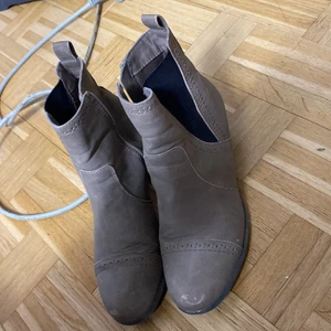 Skor - Säljer de hära bootsen, begagnande men säljer för ett jätte billigt pris!