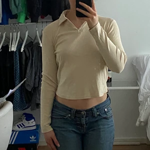 Vintage topp - Söt vintage topp från esprit i en gulbeige färg i stl M