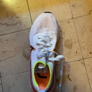 Nike  - Skor från Nike i storlek 38,5, knappt använda 