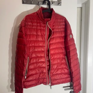 Moncler Dunjacka L-XL - Äldre moncler vår/sommar/höst jacka som köpte för 6500 på NK, 