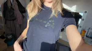 Zlatan T-shirt - Marinblå t-shirt, Zlatan kollektion. Barnstorlek 160 men passar mig som bär xs/s. Fint skick. Frakt tillkommer. Hör av dig vid frågor 💕💕