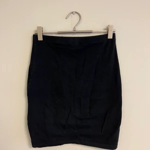 Kjol - Skön kjol från hm som passar till allt!❤️