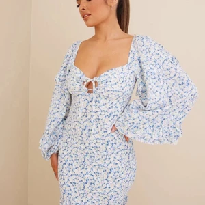 XS  - Köpte klänningen till min syster men  klänningen var för liten på henne❤️ 