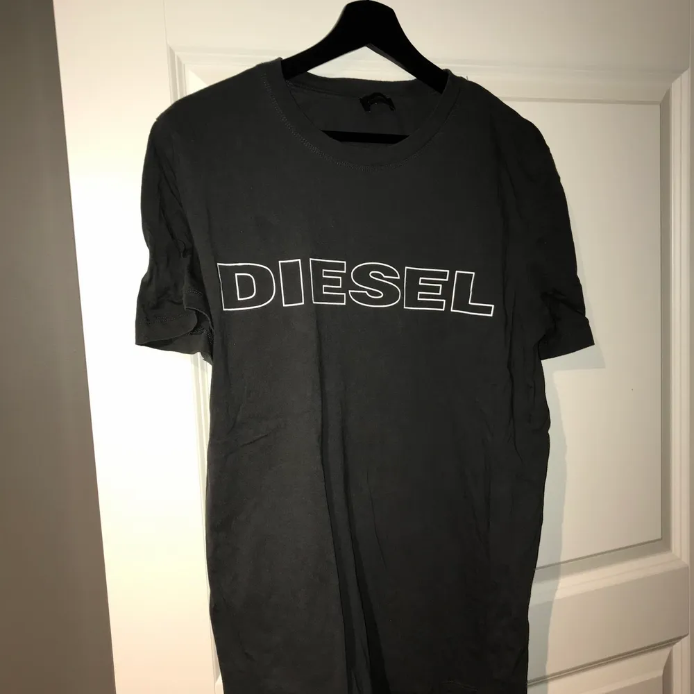 Riktigt snygg t shirt från Diesel, köpt i maj 2021, storlek M.. T-shirts.