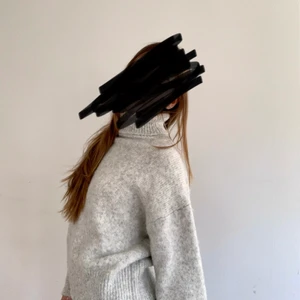 Stickad polo - Stickad polotröja från Zara, använts ett fåtal gånger, möts på söder eller så står köparen för frakten💕