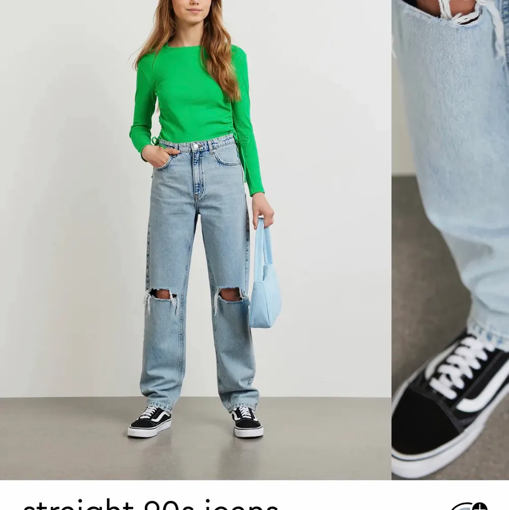 Liknande  modell fast annan färg. Hålen har blivit lite större. . Jeans & Byxor.