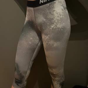 Nike tränings shorts Strolek S