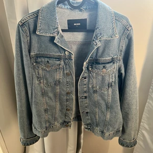 Jeansjacka  - Jeansjacka från bikbok, ny skick ❤️