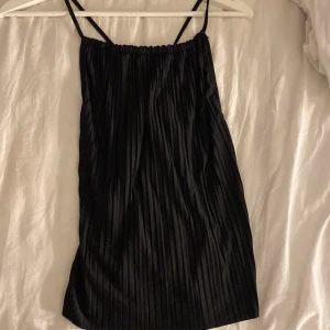 Linne - Fint linne från Ginatrico som aldrig är använt, korsad rygg