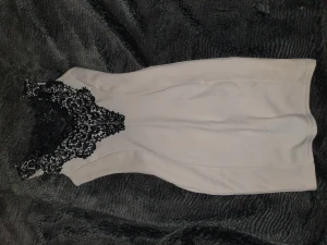 Klänning club l - Klänning från Club L, använd 1 gång 