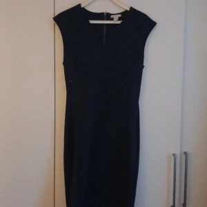 Figursydd klänning  - Fin figursydd klänning 