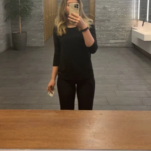 Kostymbyxor !! - Fina kostymbyxor från bikbok i stl 38 Knappt använda, kanske 3 gånger🥰 Nypris 400kr Mitt pris 200 Kom privat för mer info och bilder🥰🥰