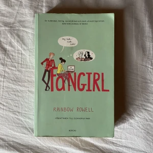 Fangirl - Gulligaste boken nånsin, Cath och Levis lilla berättelse va det mysigaste!  Om några frågor så skriv till mig! Ops köparen betalar för frakten    