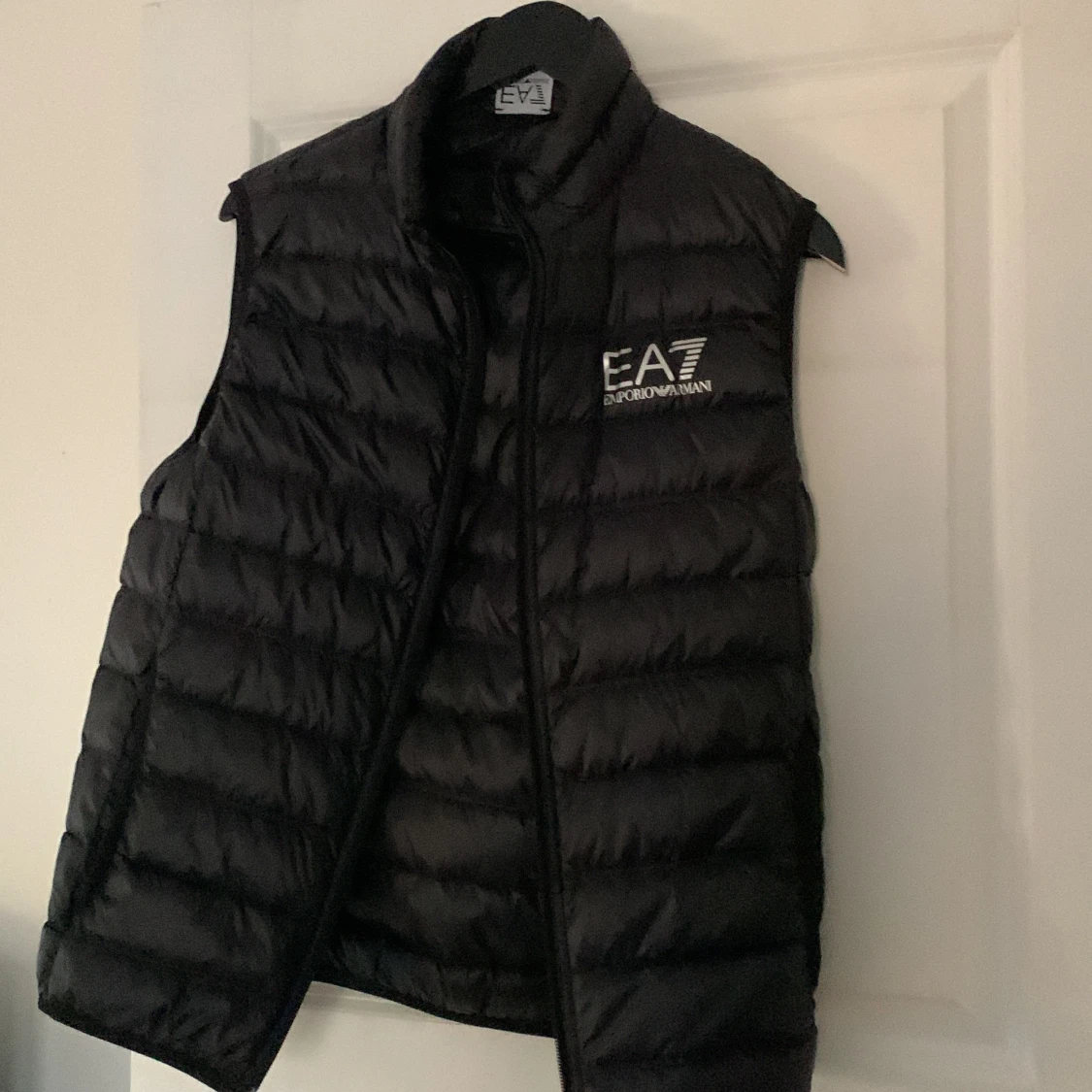 EA7 väst - 90