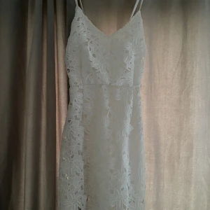 Klänning till studenten  - Klänning från NA-KD Storlek:36 Pris: 150kr Pris går att diskutera