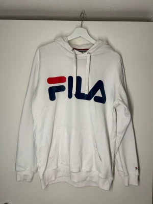Fila hoodie - Fina oversized fila hoodie. Fint skick och enbart använt en gång