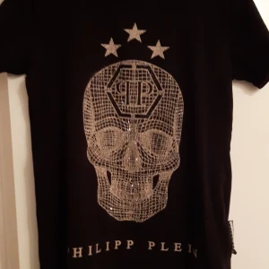 Philip plien  - Philip plien t-shirt Bra skick  Storlek small  
