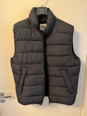 Zara väst - Väst, använd 1 säsong men i fräsch skick