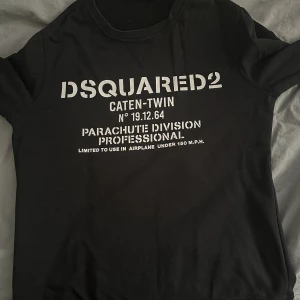 Dsquared 2 tröja - Äkta Knappt använd. Storlek M