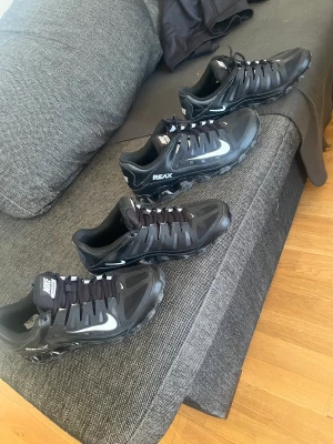 Nike skor - 2 par Nike skor 42 och 44 i storlek nypris 1299 aldrig använda. Båda för 950 