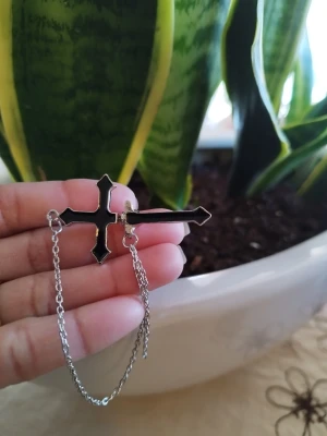 Fashion earrings  - Funk Krus clip örhängen för kvinnor/män. Metal