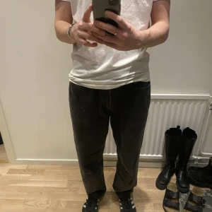 Levis 550  - Vintage Levis. Urtvättade svart. Lite slitage som visas på sista bilden men annars i väldigt bra skick.