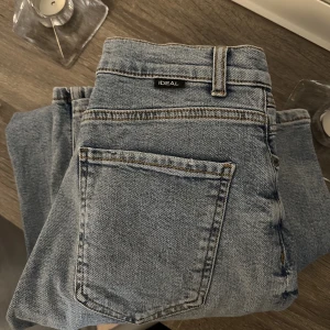 Madlady - Helt nya jeans från Madlady, storlek 34 regular.