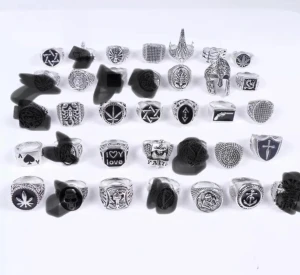 Punk ringer  - Snygga stainless steel ringar. Bra kvalitet Och aldrig använda👍