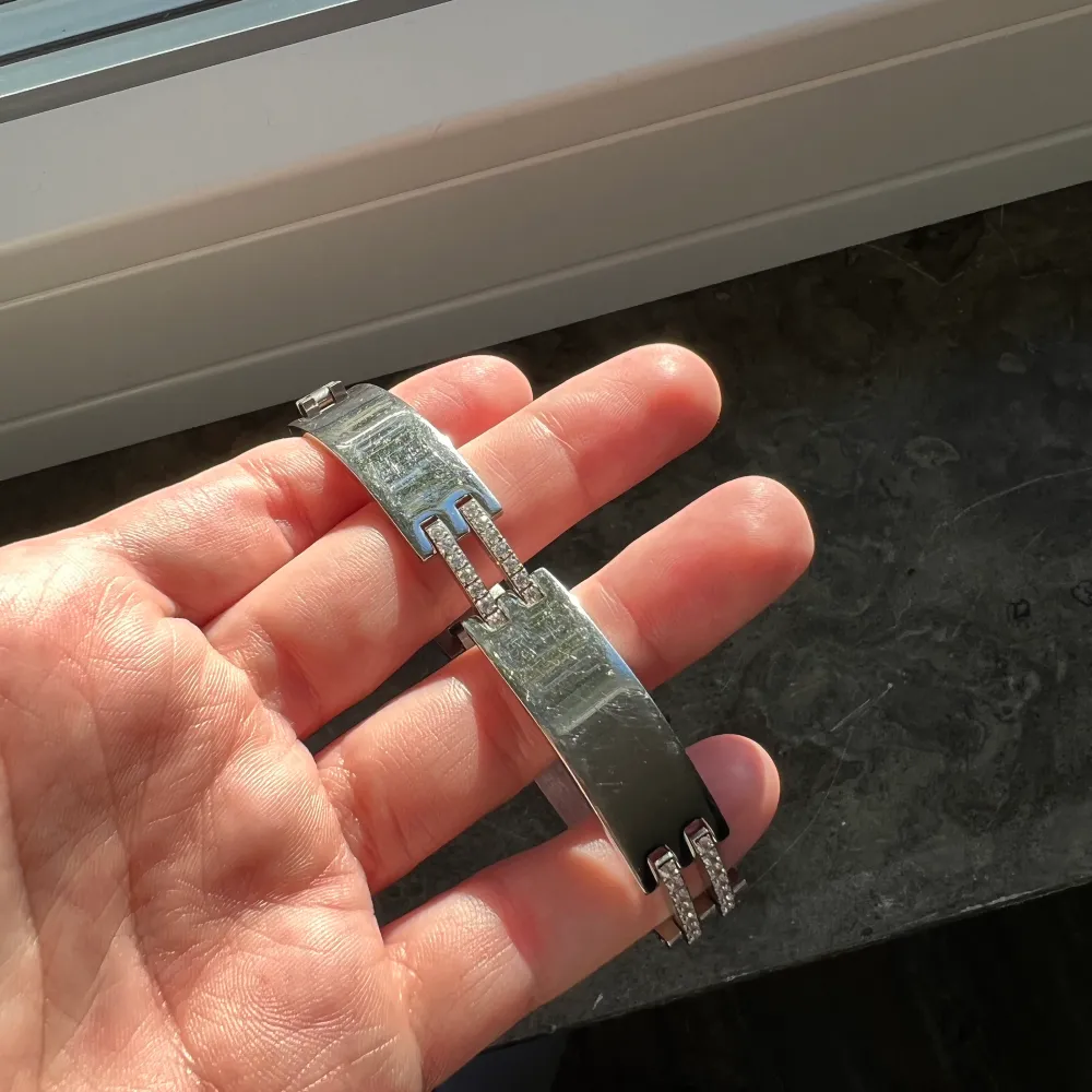 Ett fint väl använt armband från Edblad med repor som syns på bilderna. . Accessoarer.