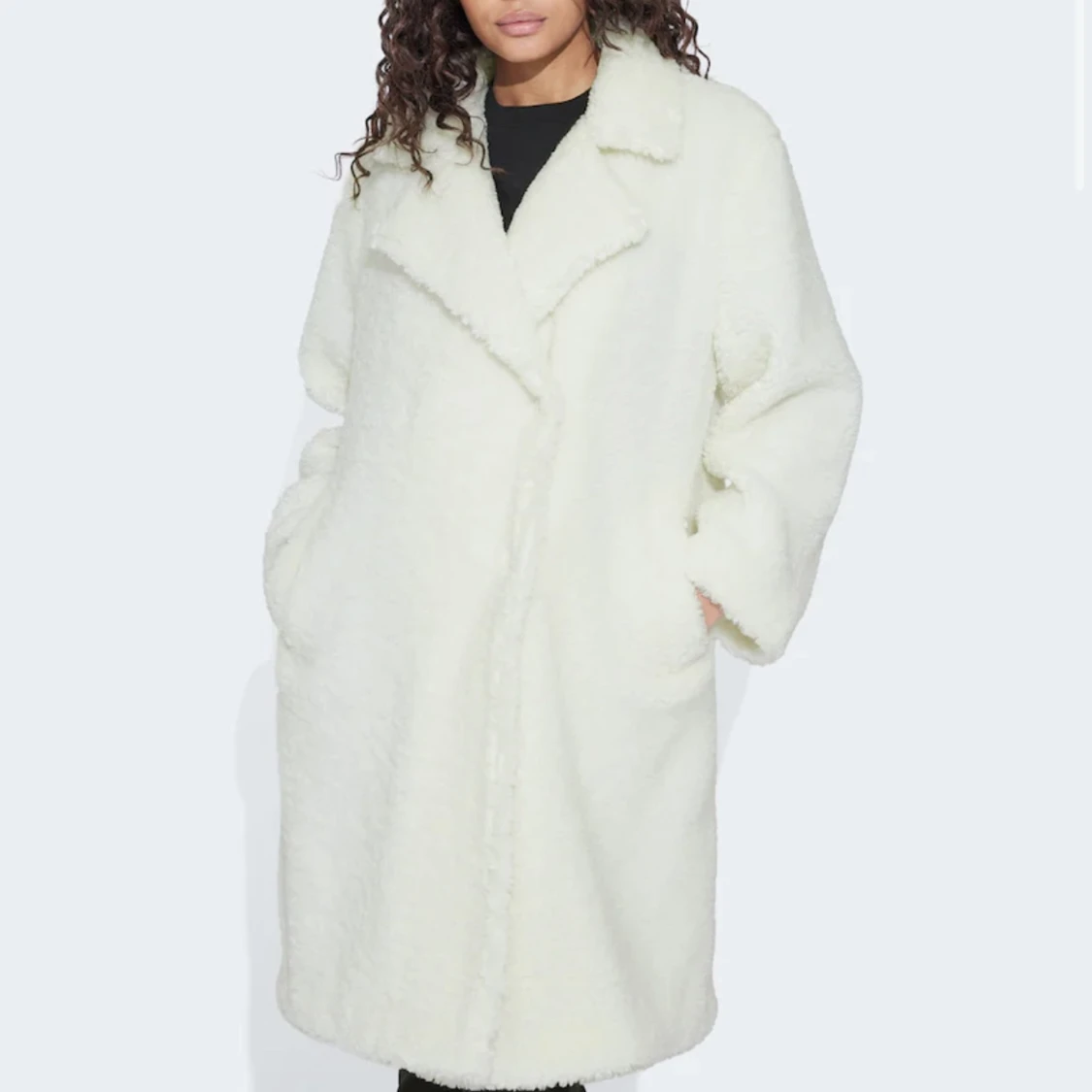 Vit lurvig jacka - 90